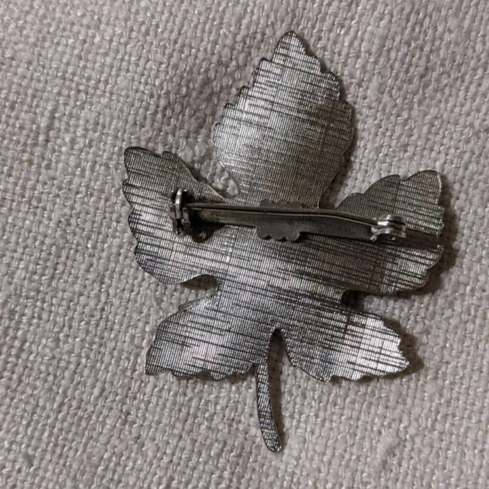 Silver leaf brooch